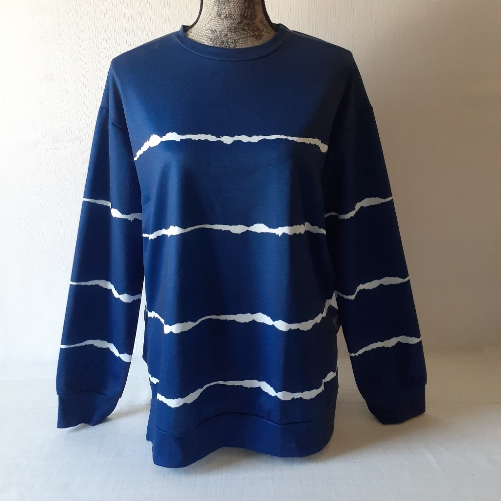Lava women's navy/white striped long-sleeve top size M